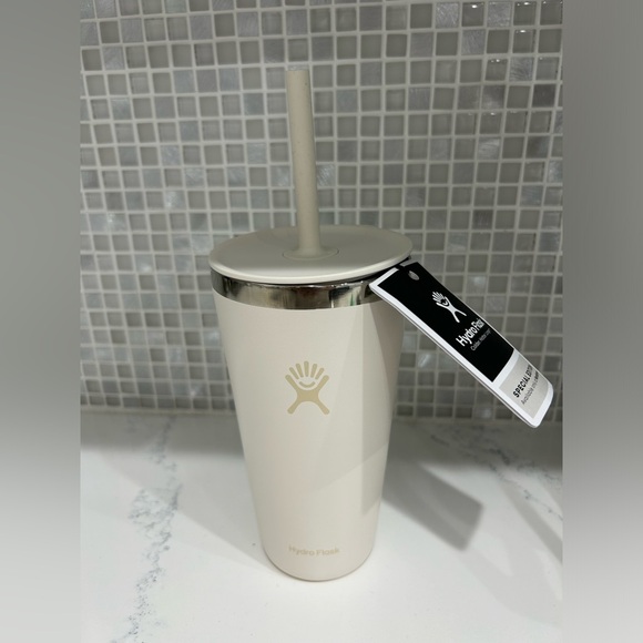 NWT SPECIL EDITION Hydro Flask 28oz Tumbler with Straw Lid